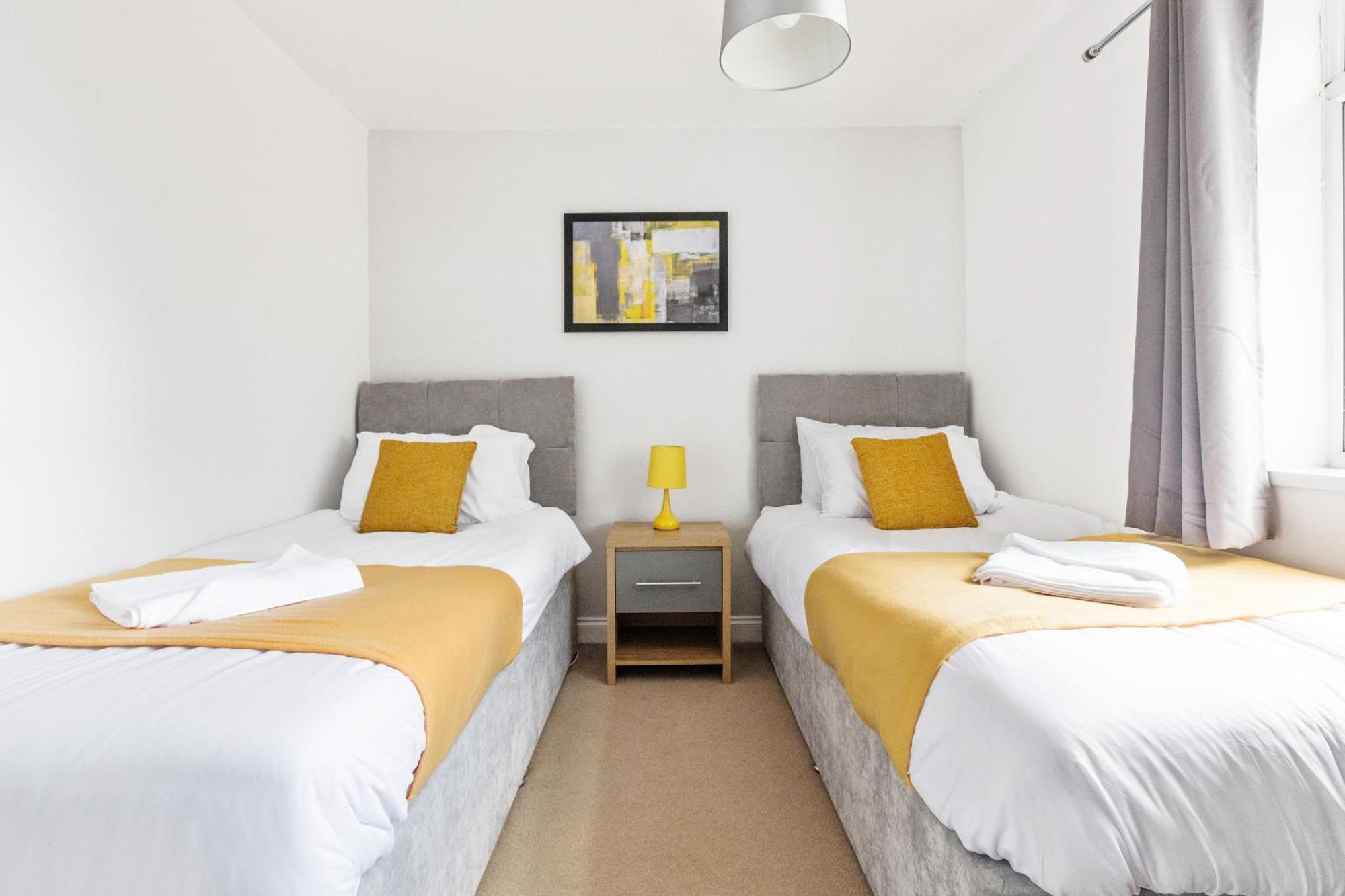 Opp B'Ham - Freshly Refurbished Walls And Carpets! Big Savings Booking 7 Days Or More! Lägenhet Marston Green Exteriör bild